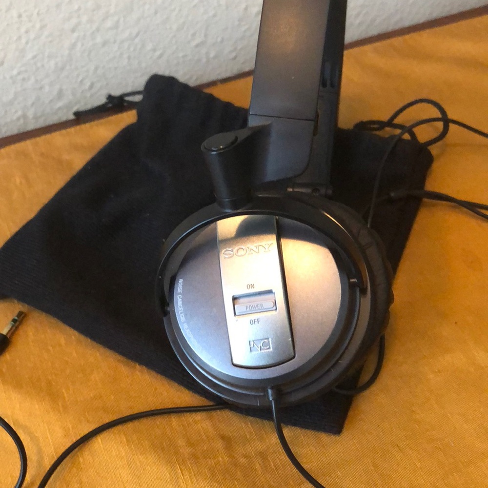 Sony noise canceling headphones
